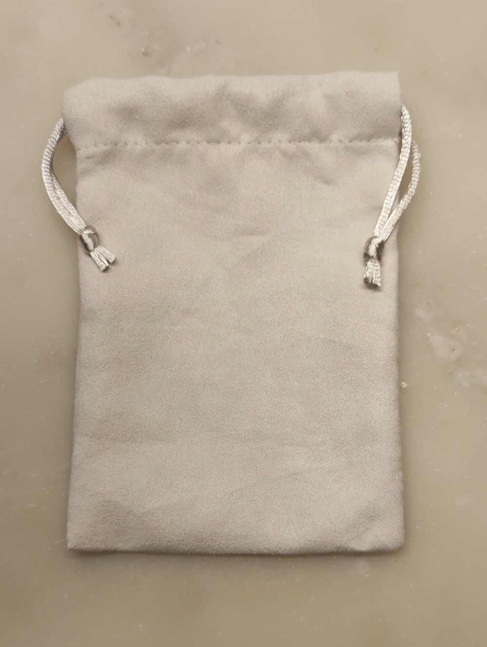 Kendra Scott White & Gold Drawstring Jewelry Dust Bag! - Picture 3 of 6